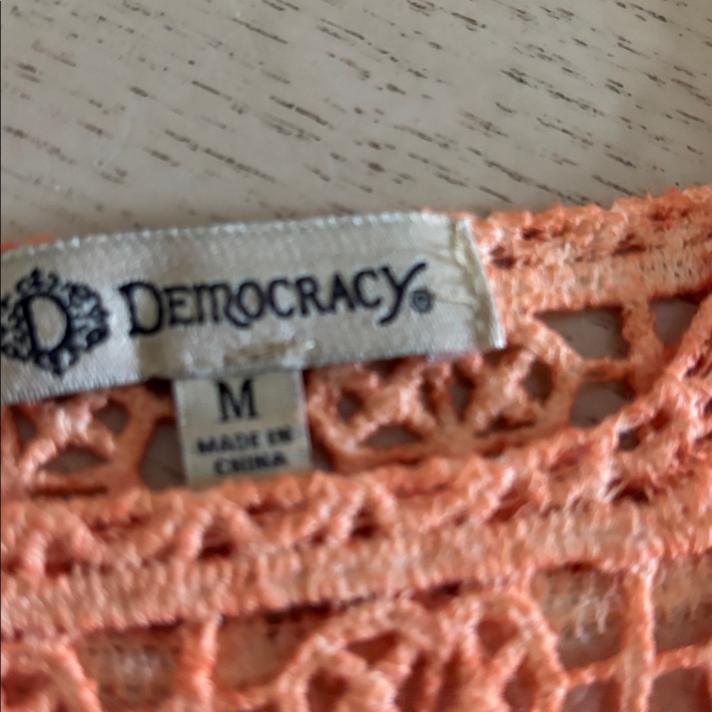 Ladies Size M Democracy Coral Lace Accent Blouse - Picture 4 of 4